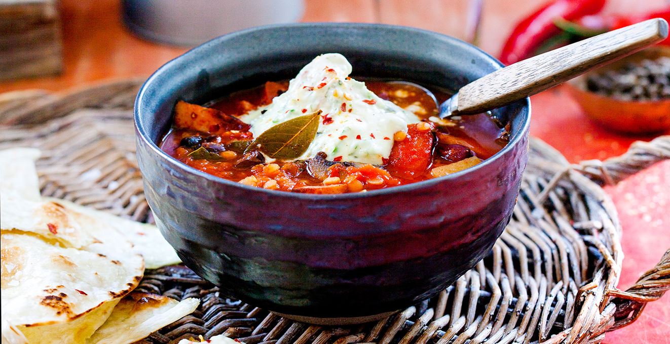 pølsesuppe med en klat creme fraiche