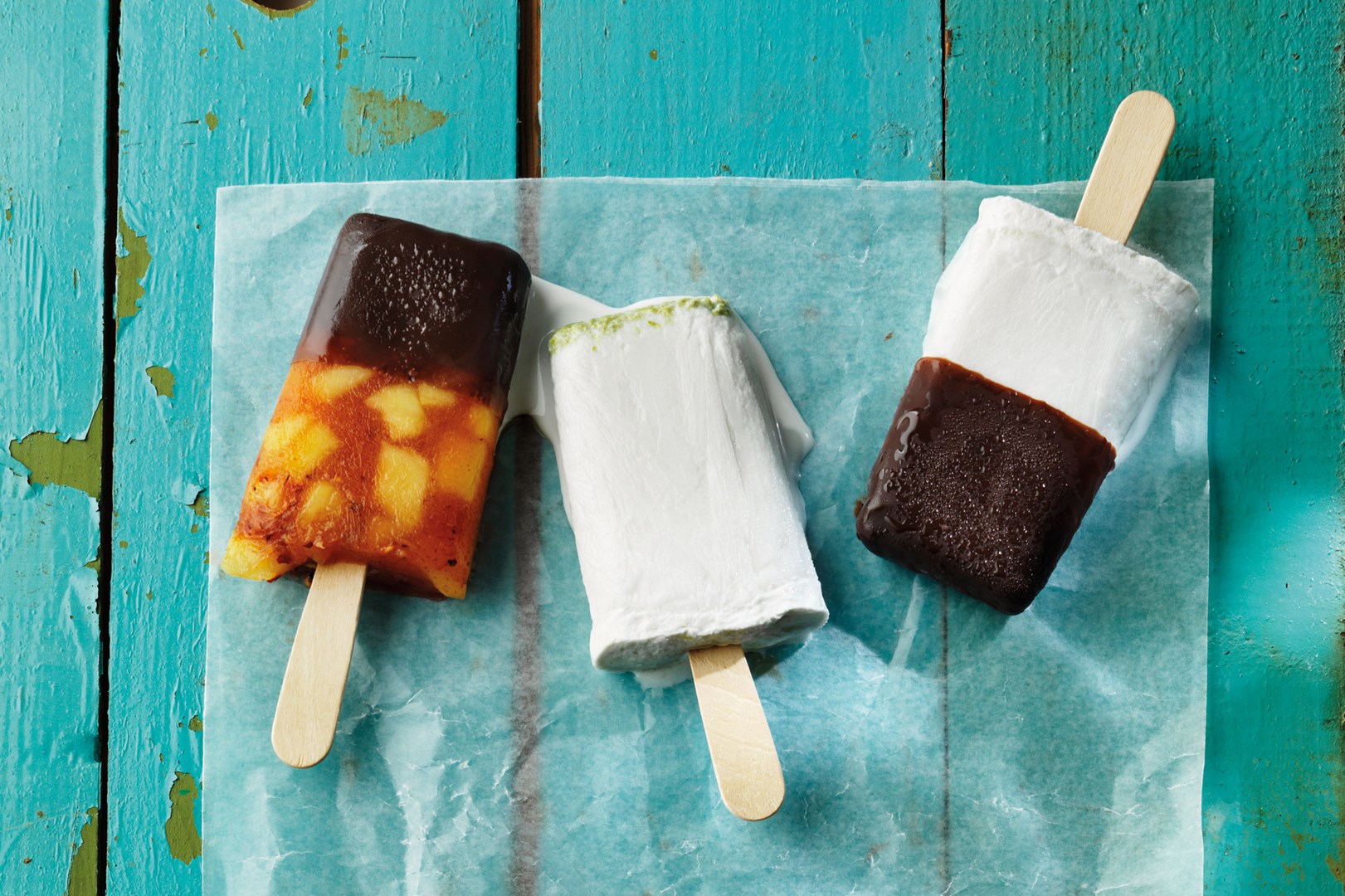 Paletas, en med kokos og en med ananas og chili.