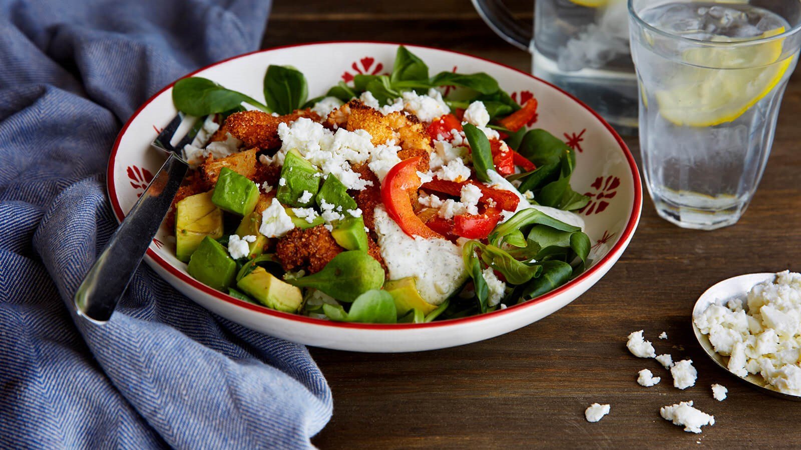 Bowl with crispy chicken fajitas