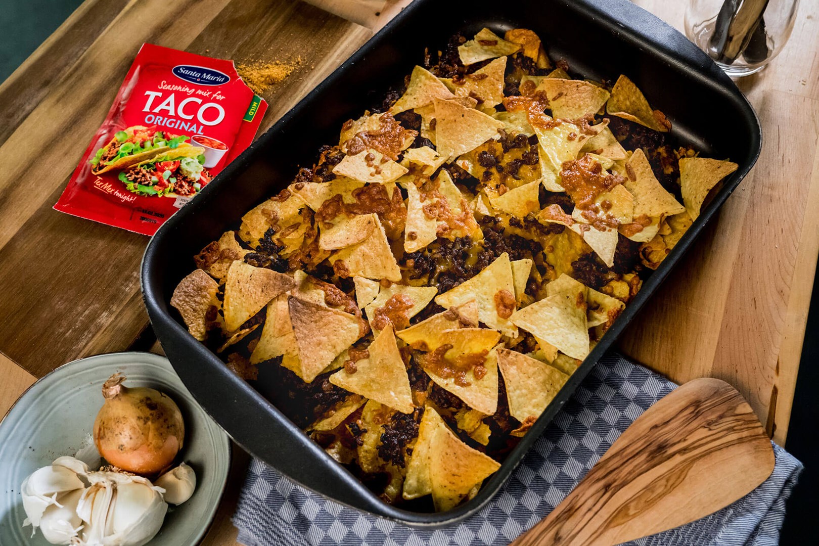 Tortilla-Chips mit Hackfleisch und Käse