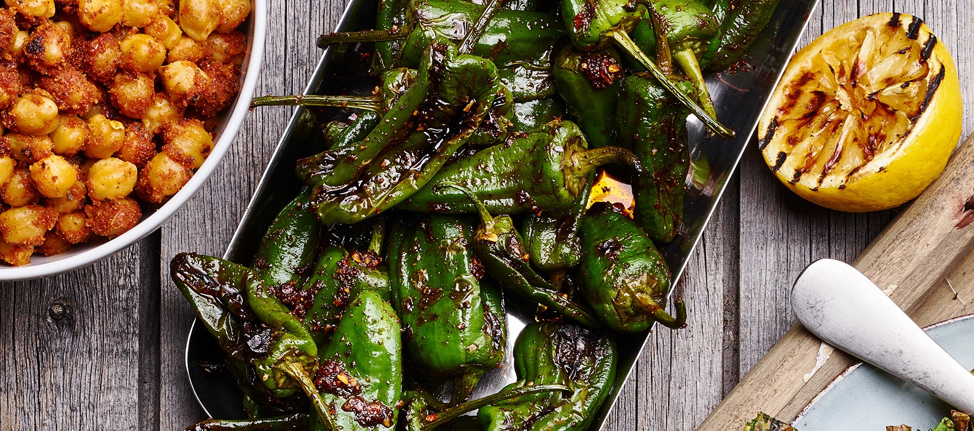 Geroosterde Padron pepers met Chili Rub