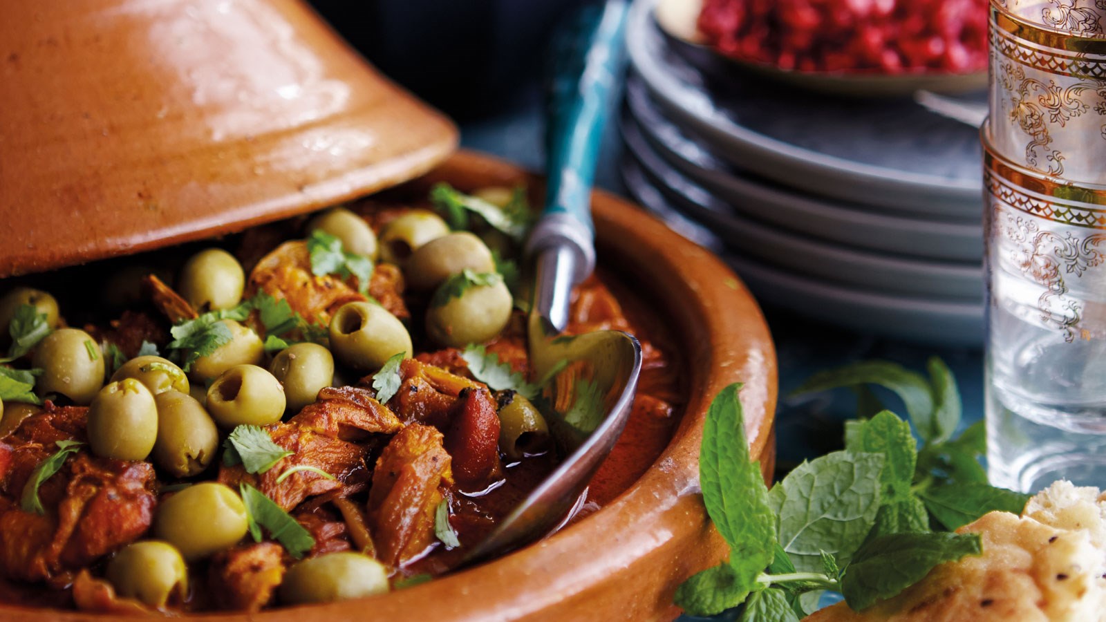 Tajine au poulet et aux oignons