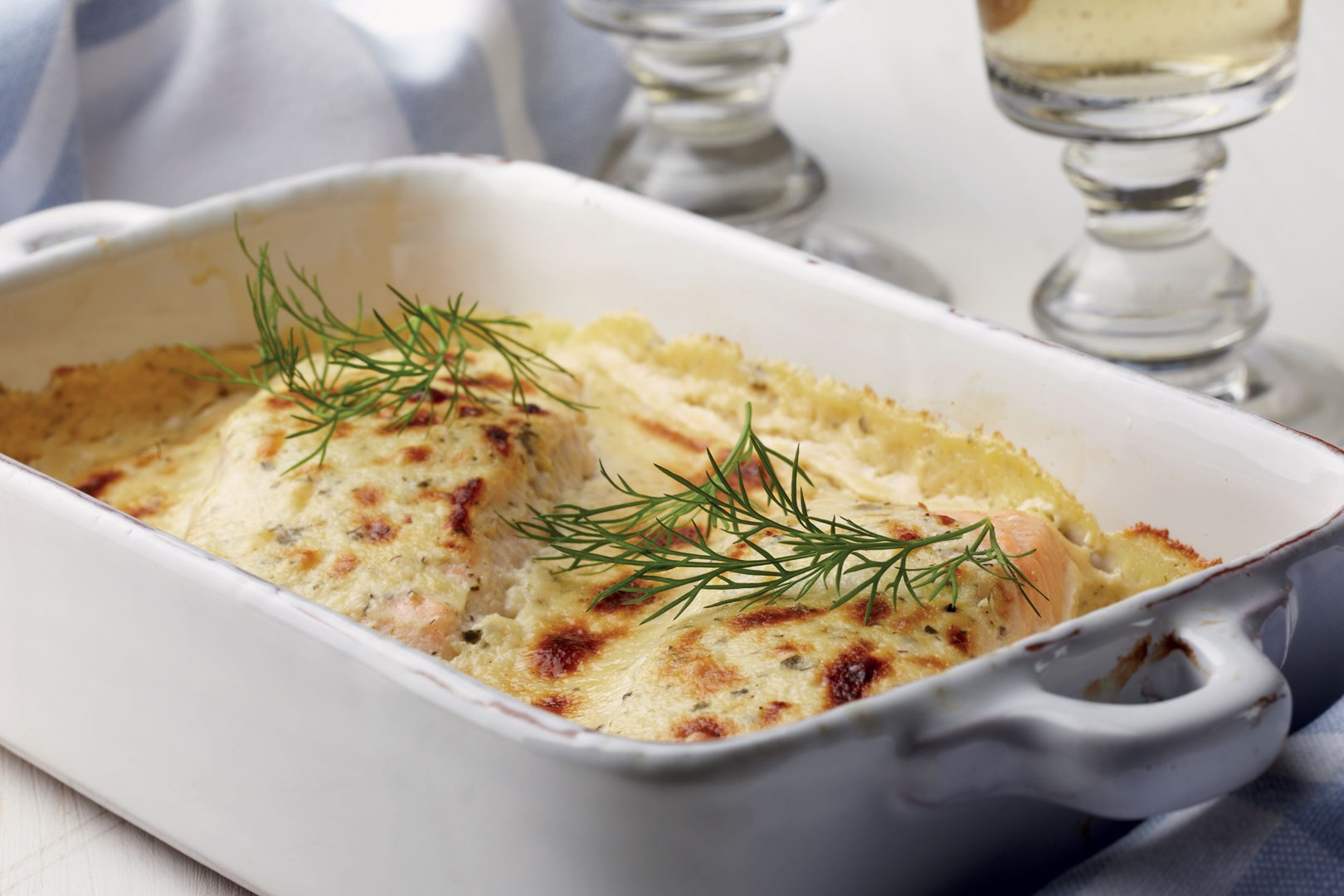 Filet de saumon poêlé avec une sauce à la crème et au citron