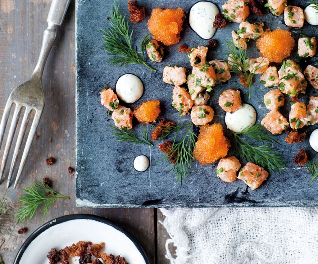 Rødingfilet med dild, peberrod og rugbrødskrummer