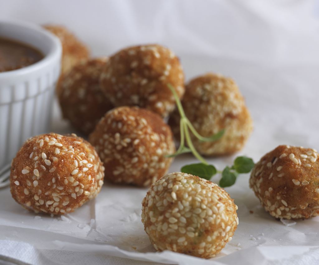 Chicken Fritters with Raisins and Chilli Dip